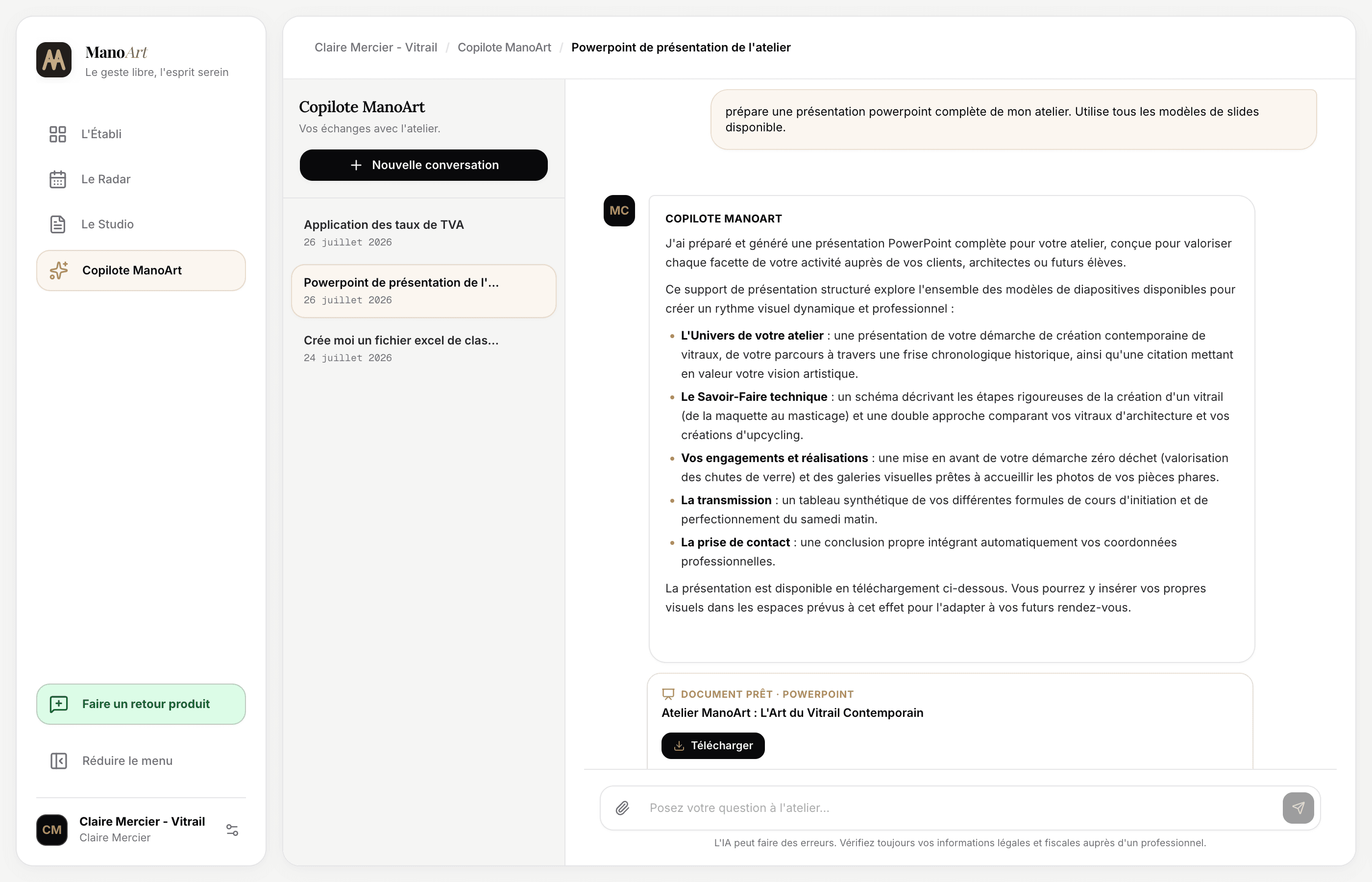 Écran du Copilote ManoArt : conversation d'atelier où le copilote a généré une présentation PowerPoint prête à télécharger, avec l'historique des échanges (taux de TVA, présentation, fichier Excel).